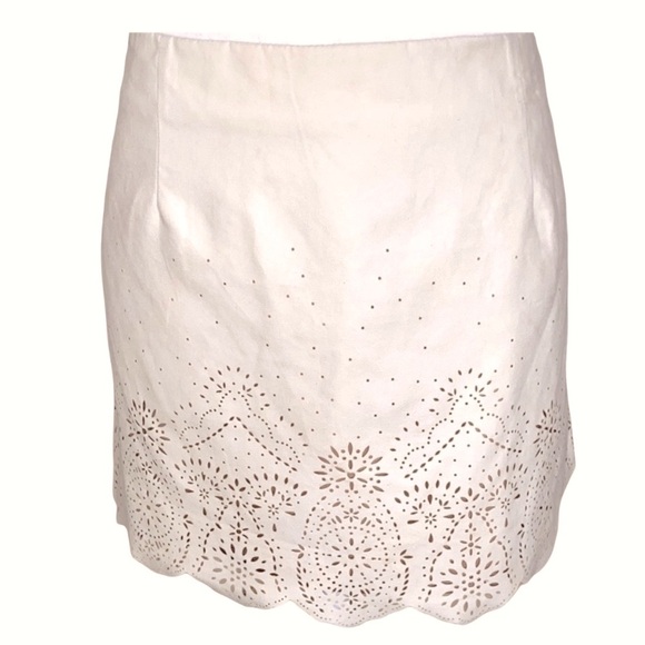 Forever 22 Cream Ivory Vegan Leather Mini Skirt Laser Cutouts Scalloped Hem Sz12 - Picture 3 of 15